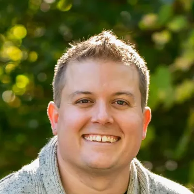 A portrait of Travis Guay